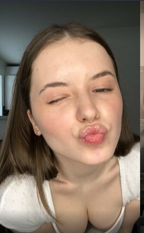 Moya Maya schöne sexy galerien