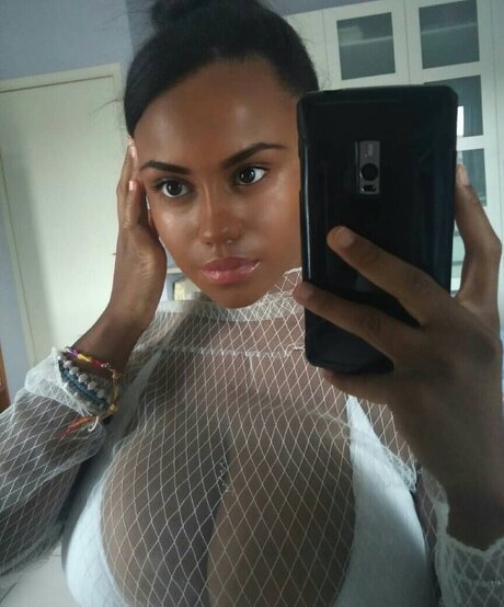 Mery Gatti porno exklusive bilder