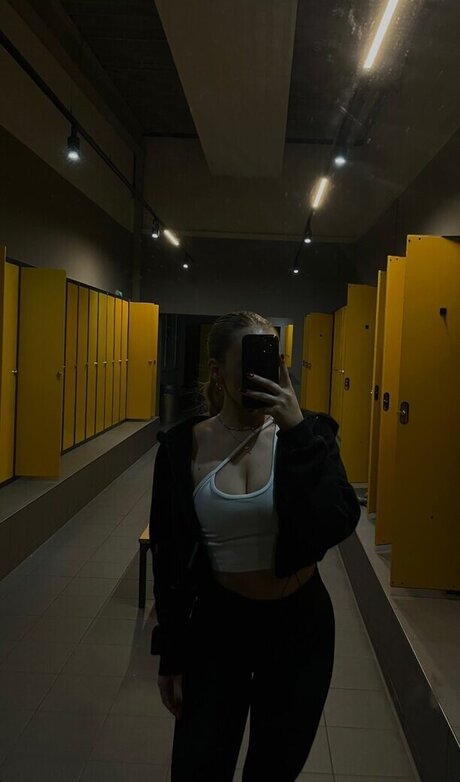 Jasmin Eller freie erwachsene bilder