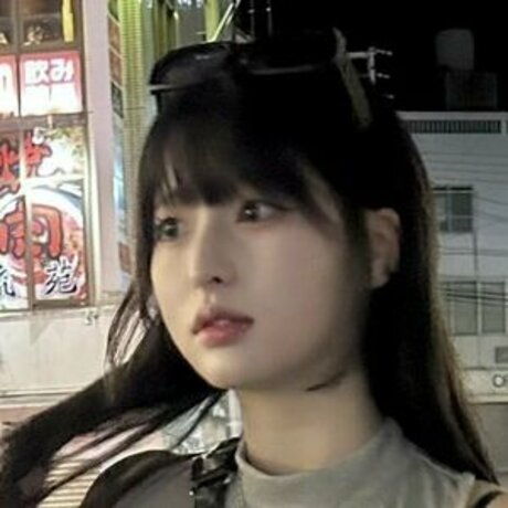 Momoka Akari pornostar perfekte galerien