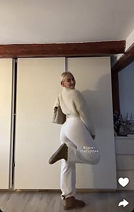 Lara Charlottee hübsche nette fotos