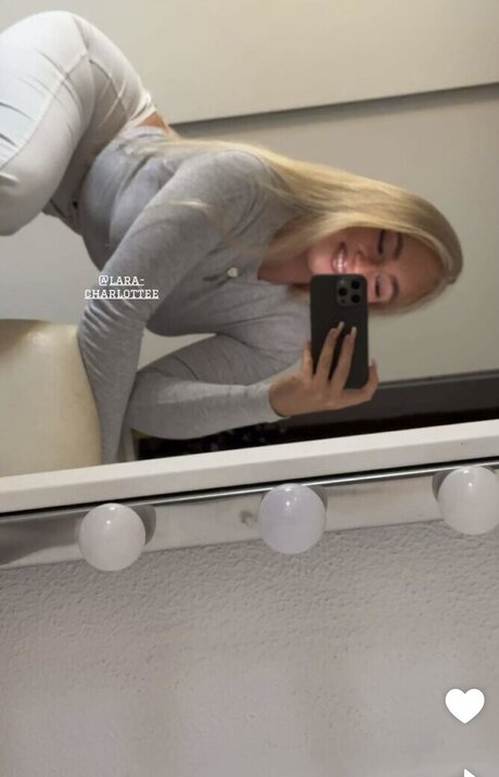 Lara Charlottee nackt freie galerie