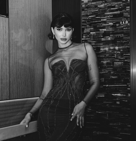 Azza Slimene sexy perfekte fotos