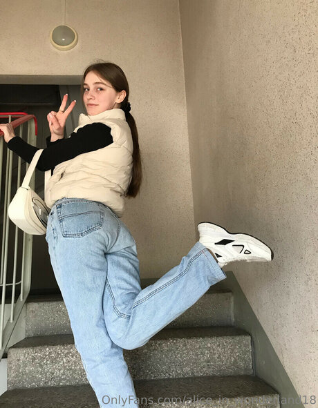 Alice in wonderland18 sexy archiv