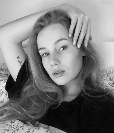 Nadine von relaxASMR exklusive schöne galerie