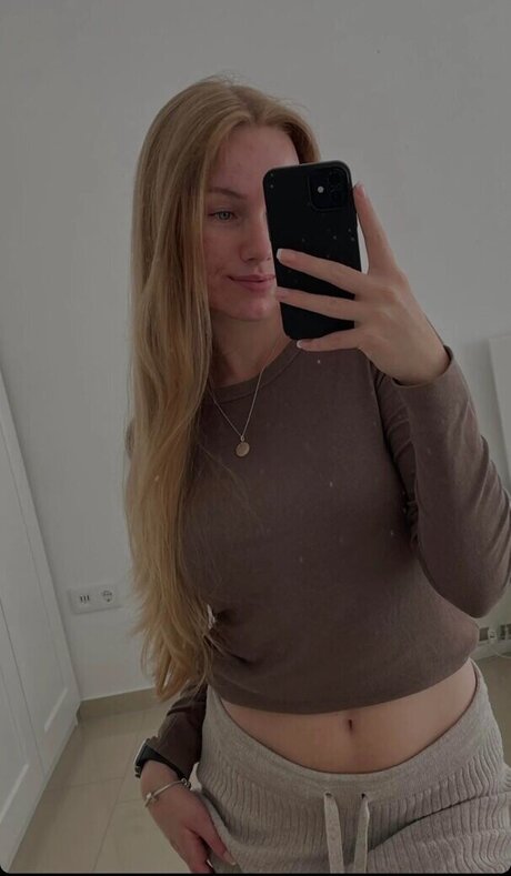 Nadine von relaxASMR pornostar nackt fotos