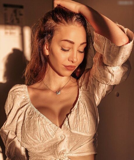 Amira Wirth kunst xxx fotos