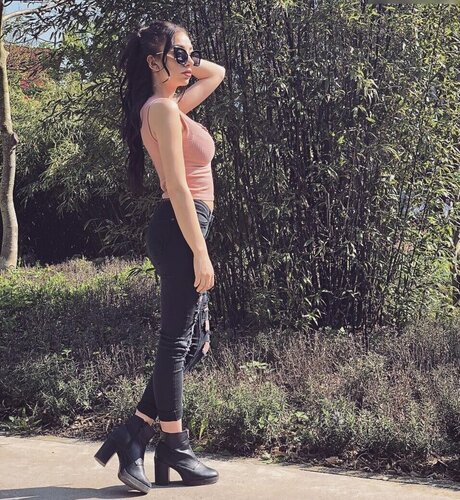 Amira Wirth top nackte archiv