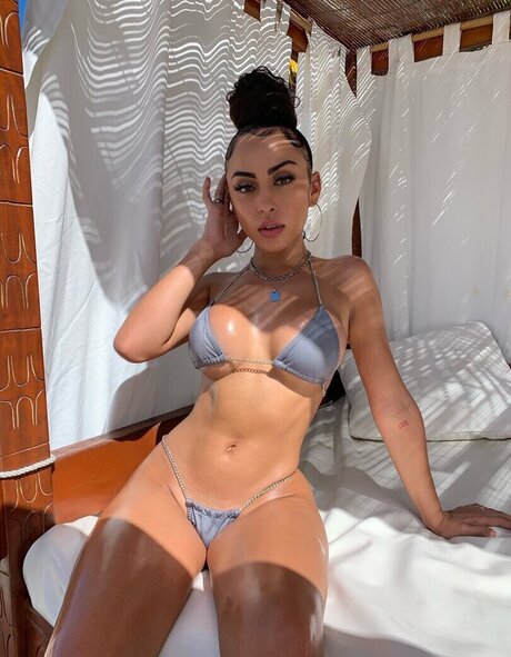 Korina Maiyaa pornostar freie foto