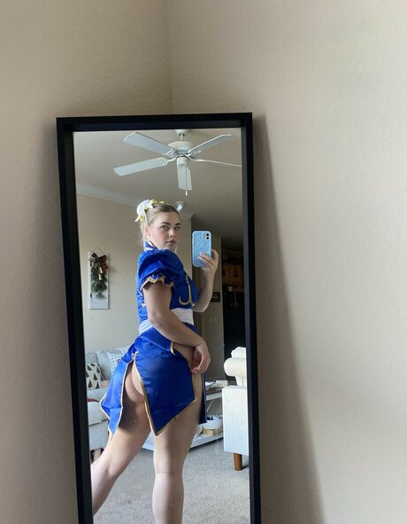 Klaire Haley sexy top galerie