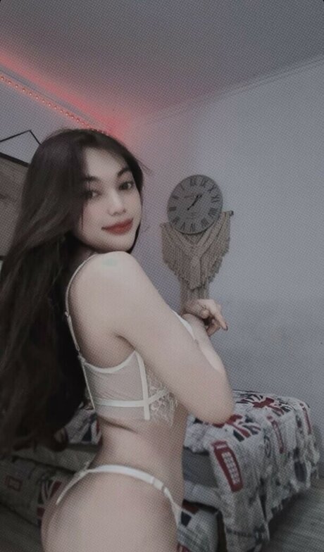 Olivea Hadid porno xxx foto