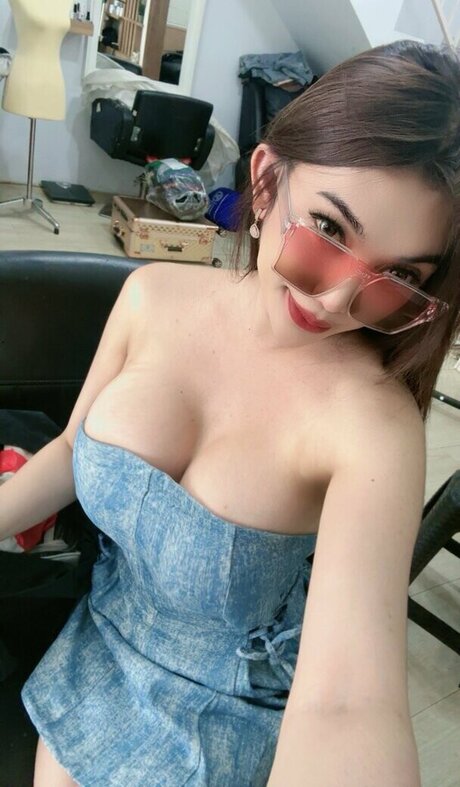 Olivea Hadid erwachsene nackten foto