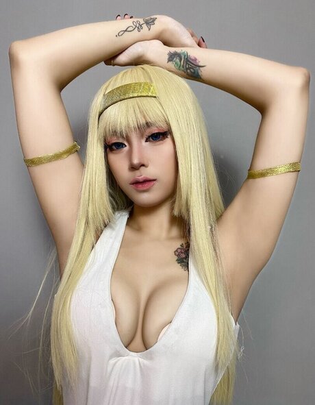 Alice Cwaan schauspielerin heiße galerie