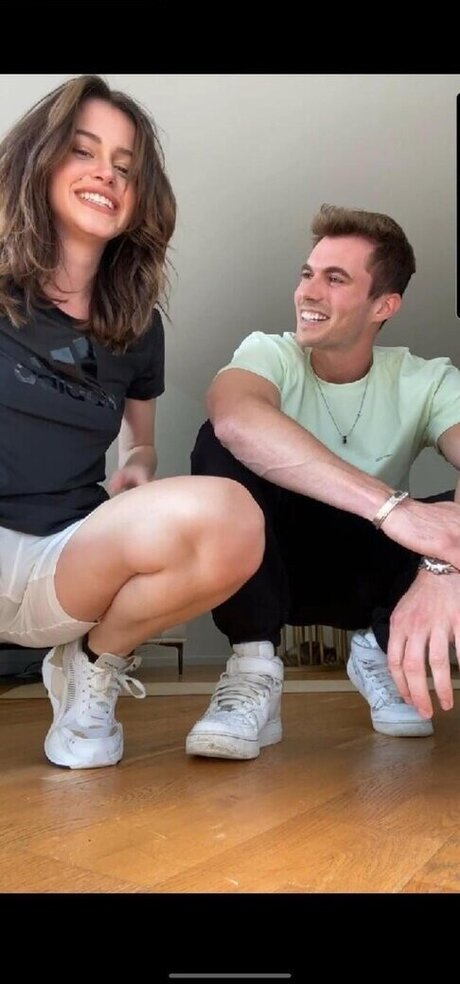 L a Elui nackt akt bild