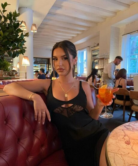 Ashleigh Menin exklusive hd bilder