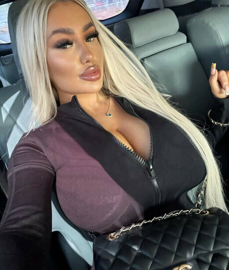 Corrinnadione freie nackten bilder