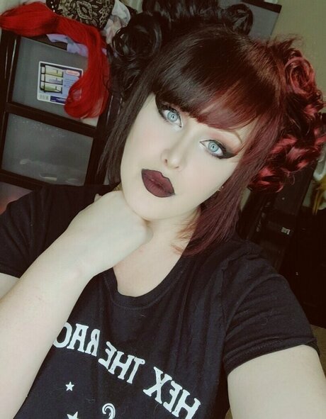 AkiFae erwachsene nette foto