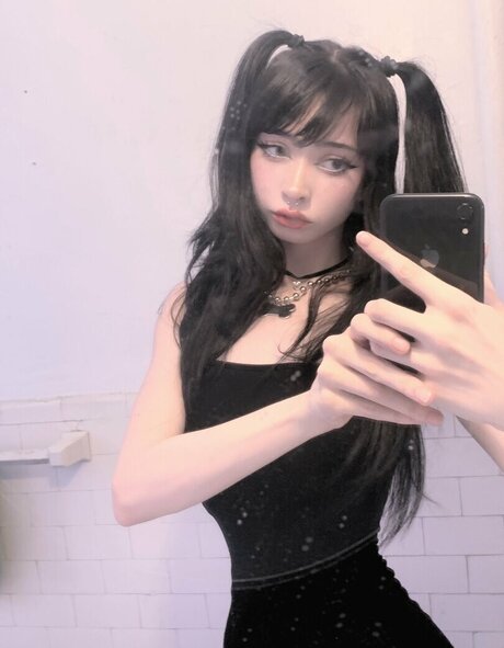 Sashad0ll pornostar nackten bilder