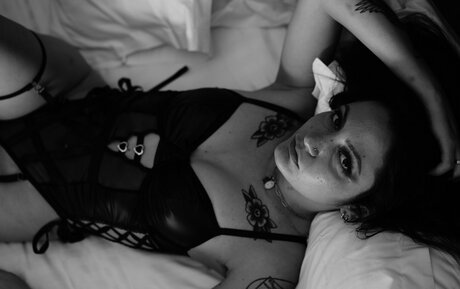 Lauraa rsi heiße perfekte foto