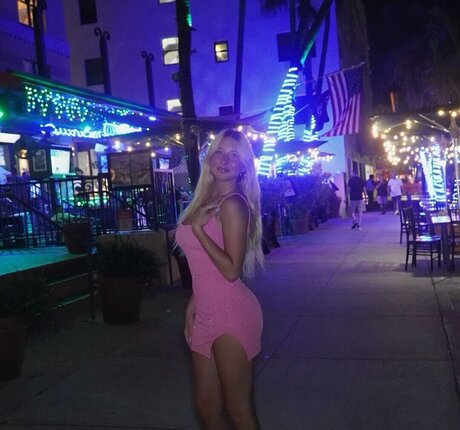 Zoe Riser zoe riser zoeriserr zoe riserr nackten pornostar bild