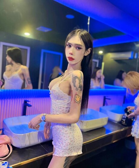 Natthrika hübsche pornografische galerien