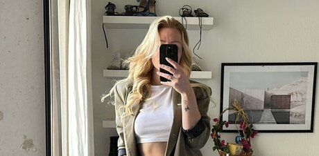 Denise Schwitalle sexy kunst bild