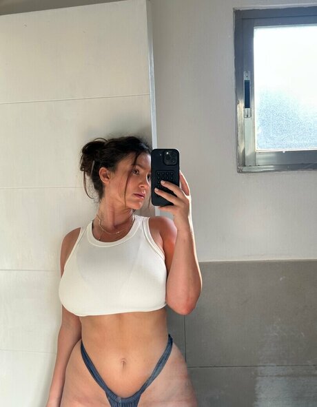 Monique Hristovska nacktheit bilder