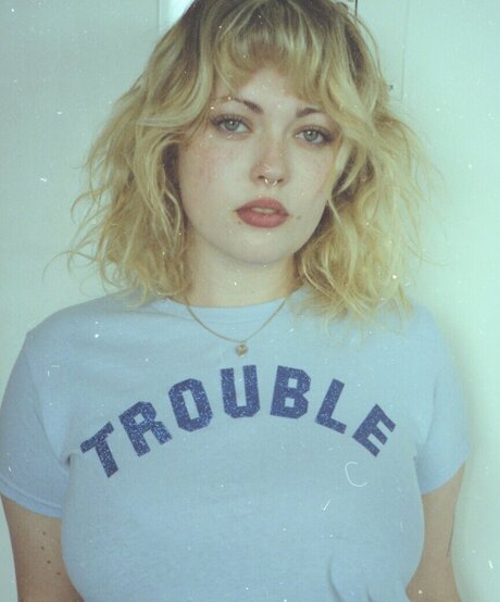 Violet Grohl pornostar akt foto