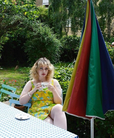 Violet Grohl top exklusive archiv