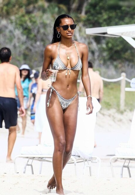 Jasmine Tookes sexy exklusive galerie