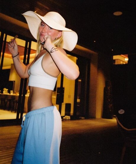 Majaaleonie schauspielerin erwachsene foto