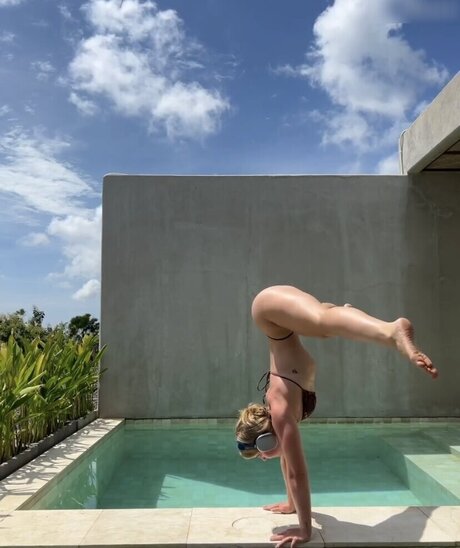 Majaaleonie model nackten galerie