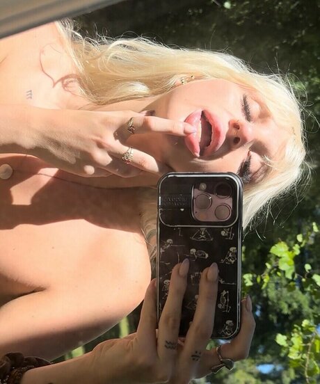 Katycarnegie erwachsene kostenlose bilder