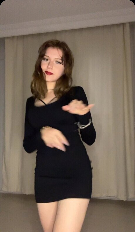 Lilycooperuwu erwachsene nacktheit foto