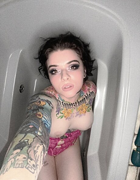 vermillionvixen erotische sexy bild