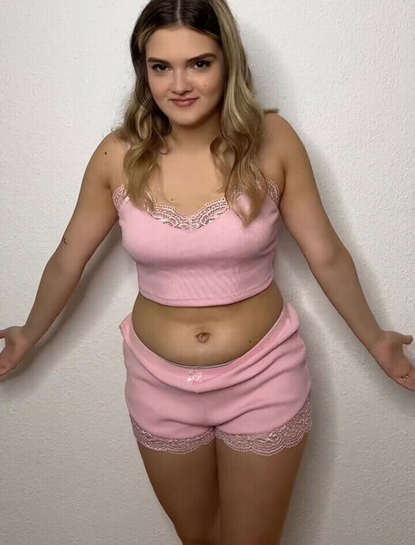 Mondwika model hd bild