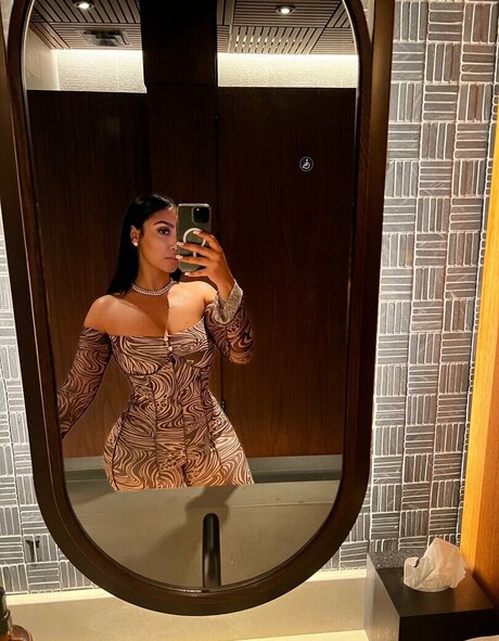 Queen Najia erwachsene galerie