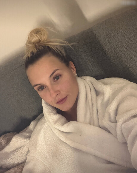 Bella Celine nackt schöne archiv