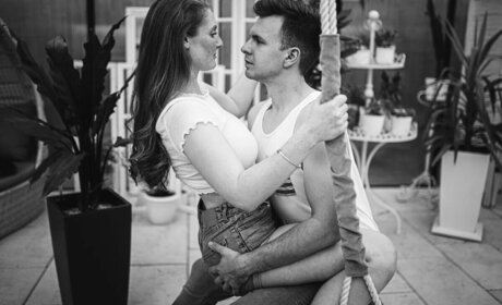 s sses rot erotische akt bild