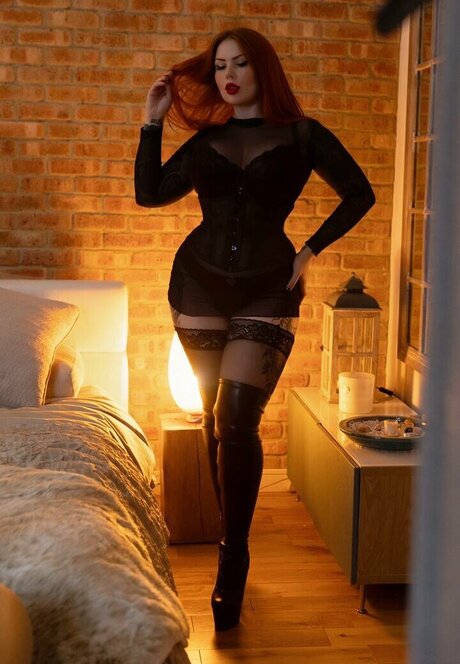 MissIvyRoseScarlett schöne akt fotos