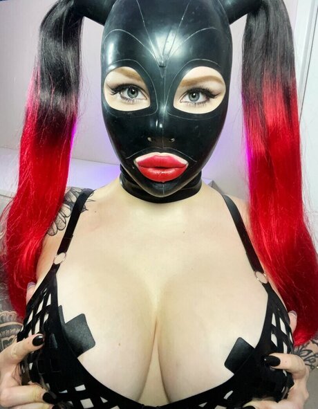 MissIvyRoseScarlett model akt fotos