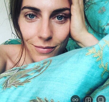 Antje Traue hd nette bilder