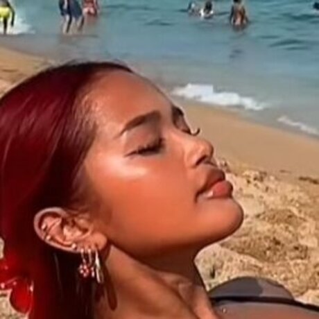 Bao Chii erwachsene nackt bild