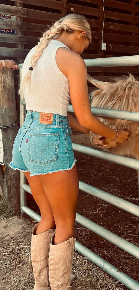 Kamryn Dockery model nette galerie