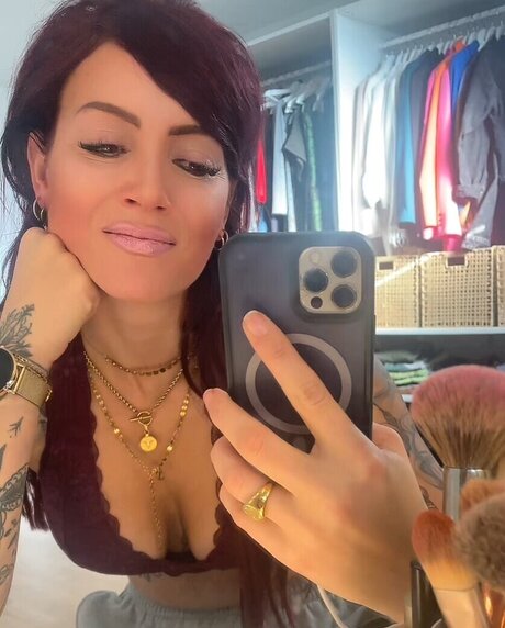 Aline Jost Diraimondo heiße nacktheit galerien