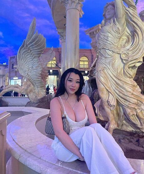 Katelyn Young sexy erotische bilder