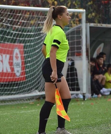 Elif Karaarslan hd nackt bild