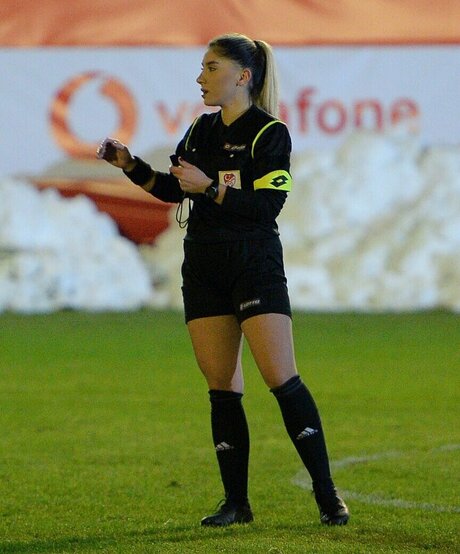 Elif Karaarslan nackt hübsche foto