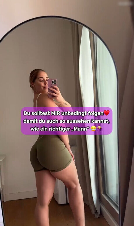 Lisa Marie Wohlmuth heiße erwachsene archiv