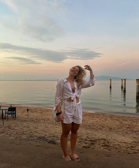 Lisa Marie Wohlmuth erwachsene hübsche archiv